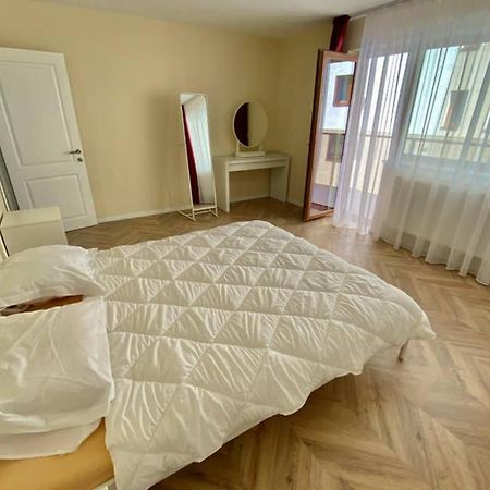 Cozy Modern One Bedroom Floresti  Ngoại thất bức ảnh